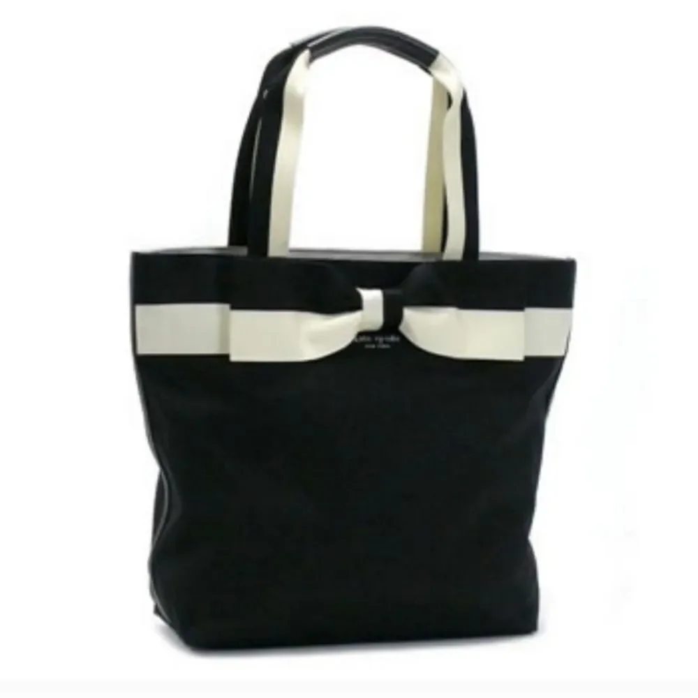 𝅺KATE SPADE BARROW STREET ANABEL BLACK WITH IVORY TRIM DIAPER BAG